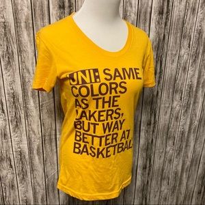 UNI Basketball Raygun Tee large